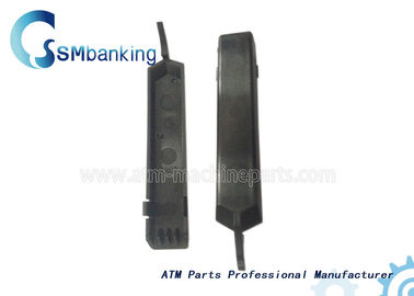 Black And Plastic Rail Platen 49200019000A Untuk Bagian Mesin ATM Diebold